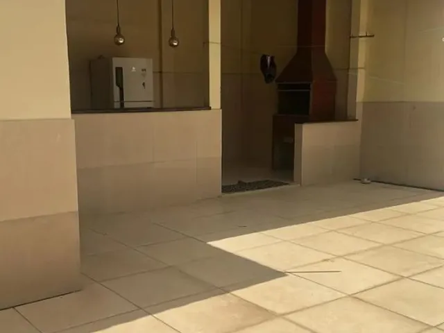 Imagem: A casa possui 3 Dormitórios, 2 Banheiros, 2 Vagas na
