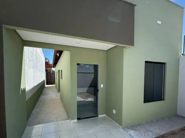 Imagem: A casa possui 2 Dormitórios, 1 Suíte, 2 Banheiros, 1 Vaga