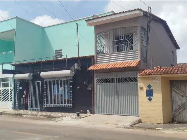Imagem: A casa possui 2 Dormitórios, 1 Banheiro, 1 Vaga na