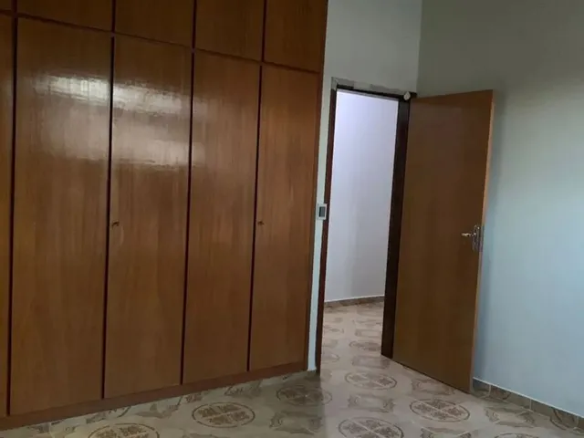 Imagem 5: Aluga-Se para Fins Comerciais