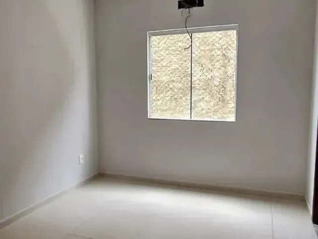 Imagem: O apartamento possui 2 Dormitórios, 1 Suíte, 1 Banheiro,