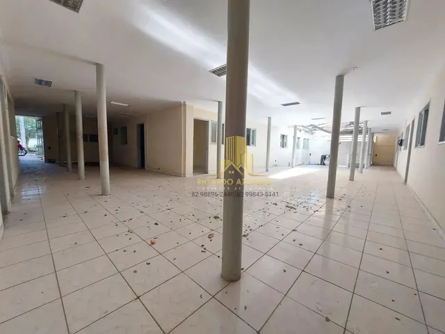Imagem: Arapiraca. Prédio de Faculdade com Mais