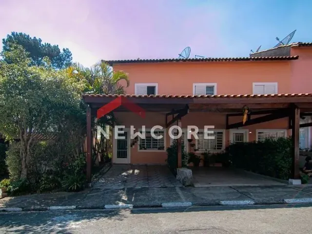 Imagem: Casa de Condomínio em Rua Carlópolis