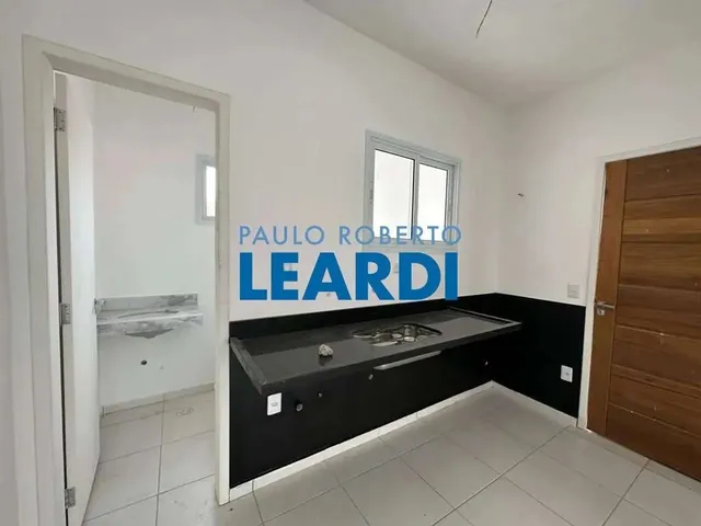 Imagem: A casa em condomínio possui 2 Dormitórios, 2 Banheiros, 2