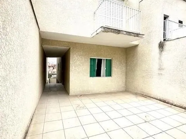 Imagem: A casa possui 3 Dormitórios, 1 Suíte, 2 Banheiros, 2