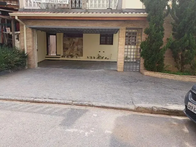 Imagem: A casa possui 3 Dormitórios, 1 Suíte, 4 Banheiros, 4