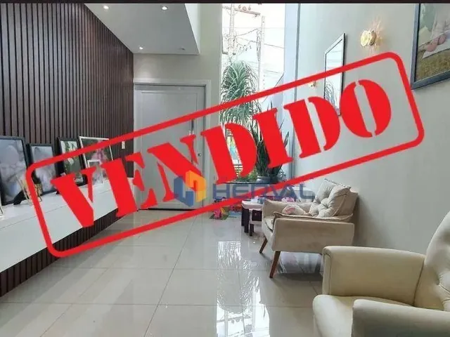 Imagem: A casa possui 3 Dormitórios, 1 Suíte, 3 Banheiros, 2