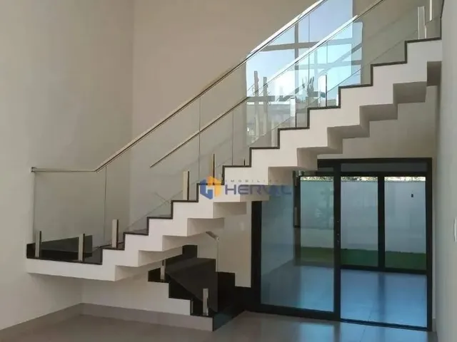 Imagem: Sobrado com 3 Suítes À Venda, 225 M²