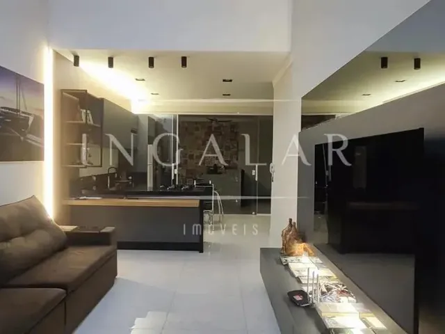 Imagem 1: Casa para Venda em Maringá, Jardim Monte Rei, 2 Dormitórios, 1 Suíte, 1 Banheiro, 2