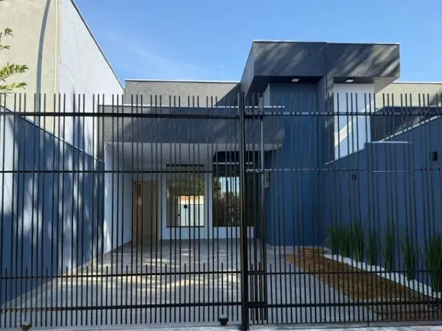 Imagem: A casa possui 3 Dormitórios, 1 Suíte, 2 Banheiros, 80m²