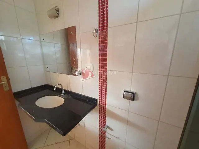 Imagem 10: Casa À Venda e para Alugar em Maringá, Jardim Leblon, com 3 Quartos, com 107.63 M²