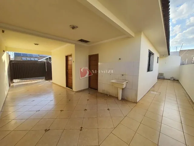 Imagem 6: Casa À Venda e para Alugar em Maringá, Jardim Leblon, com 3 Quartos, com 107.63 M²