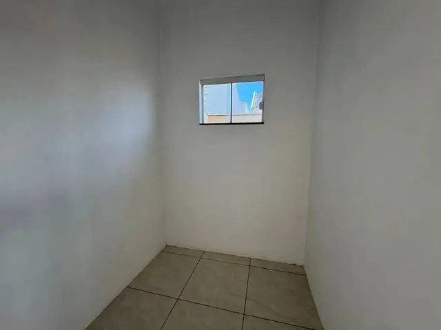 Imagem 8: Casa À Venda em Maringá, Jardim Verônica, com 3 Quartos, com 149.6 M²