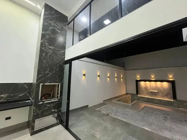 Imagem 10: Casa À Venda no Jardim Verônica com Suíte Master e Piscina de Luxo em Maringá