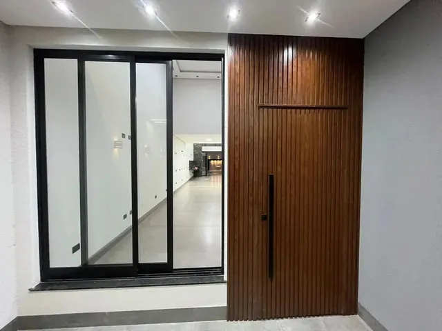 Imagem 16: Casa À Venda no Jardim Verônica com Suíte Master e Piscina de Luxo em Maringá