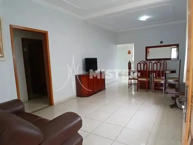Imagem 12: Casa Térrea 3 Quartos e Terreno Inteiro no Jardim Paris - Maringá - Pr
