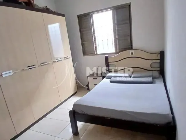 Imagem 9: Casa Térrea 3 Quartos e Terreno Inteiro no Jardim Paris - Maringá - Pr