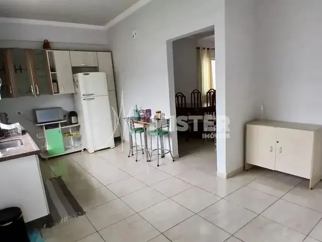 Imagem 2: Casa Térrea 3 Quartos e Terreno Inteiro no Jardim Paris - Maringá - Pr