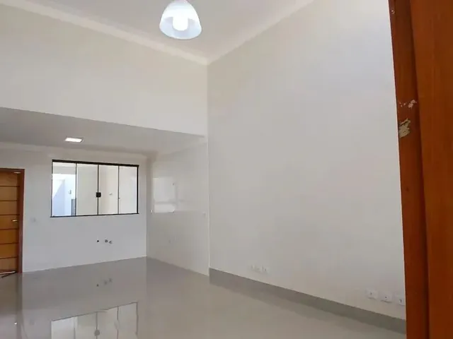 Imagem 5: Casa Térrea com 3 Quartos Sendo 2 Suítes e Piscina no Jardim Munique - Maringá - Pr