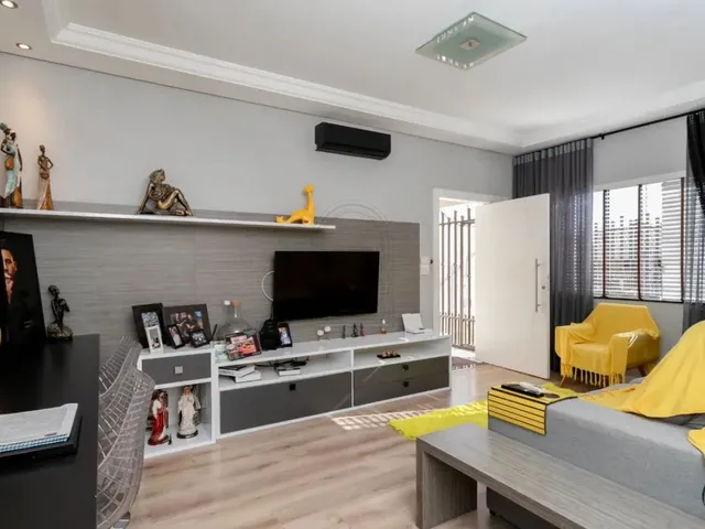 Imagem 2: Casa Ampla e Aconchegante em Localização Privilegiada