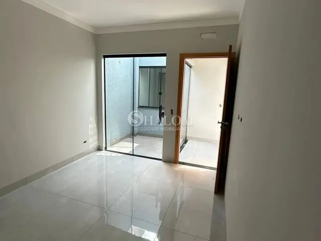 Imagem 3: Casa À Venda em Maringá, Jardim Universo, com 3 Quartos, com 80 M²