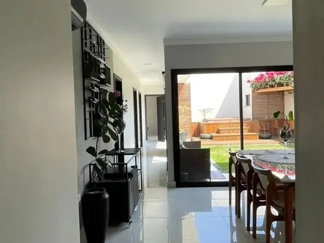 Imagem 3: Casa Nova e Moderna com Terreno Grande