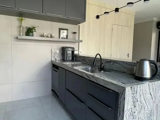 Imagem 6: Casa Nova e Moderna com Terreno Grande