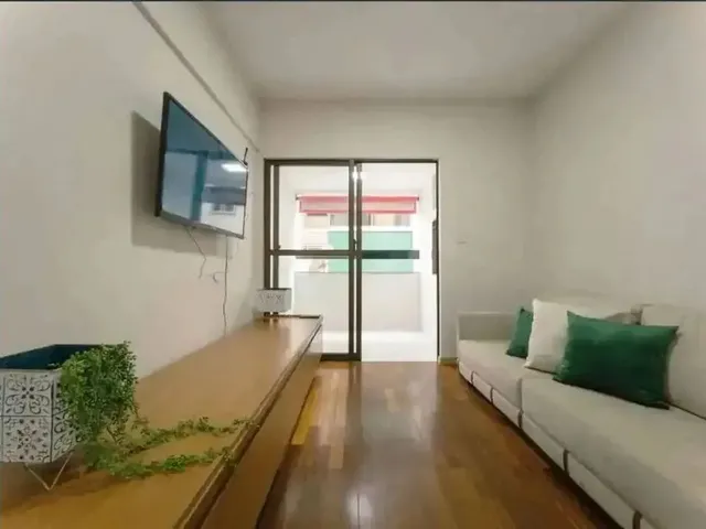 Imagem 3: Kitnet À Venda na Zona 7 de Maringá com 1 Quarto e Sacada