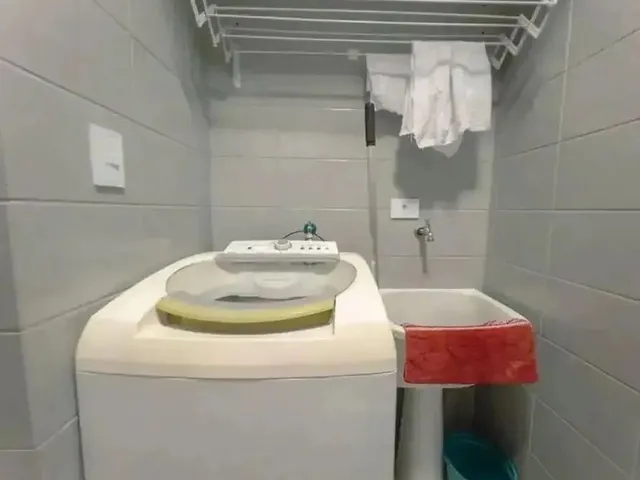 Imagem 9: Kitnet À Venda na Zona 7 de Maringá com 1 Quarto e Sacada