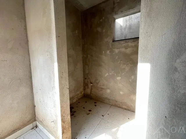 Imagem 2: Vende-Se Direitos de Casa com Piscina em Maringá