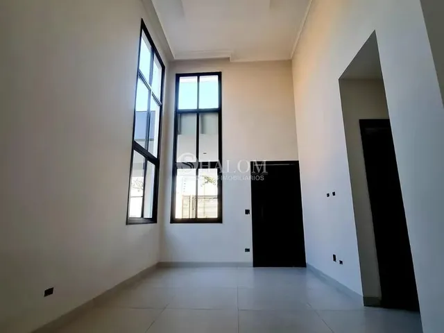 Imagem 8: Casa À Venda em Maringá, Jardim Espanha, com 3 Quartos, com 125 M²