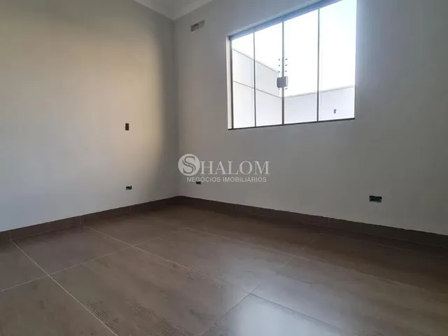 Imagem 9: Casa À Venda em Maringá, Jardim Espanha, com 3 Quartos, com 125 M²