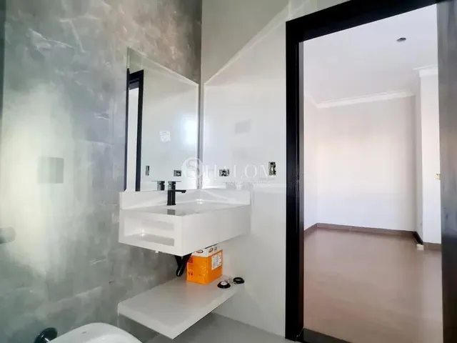 Imagem 15: Casa À Venda em Maringá, Jardim Espanha, com 3 Quartos, com 125 M²