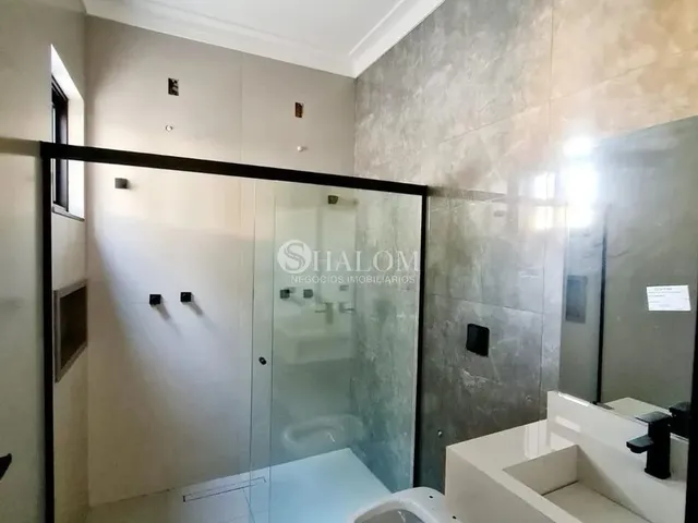 Imagem 11: Casa À Venda em Maringá, Jardim Espanha, com 3 Quartos, com 125 M²