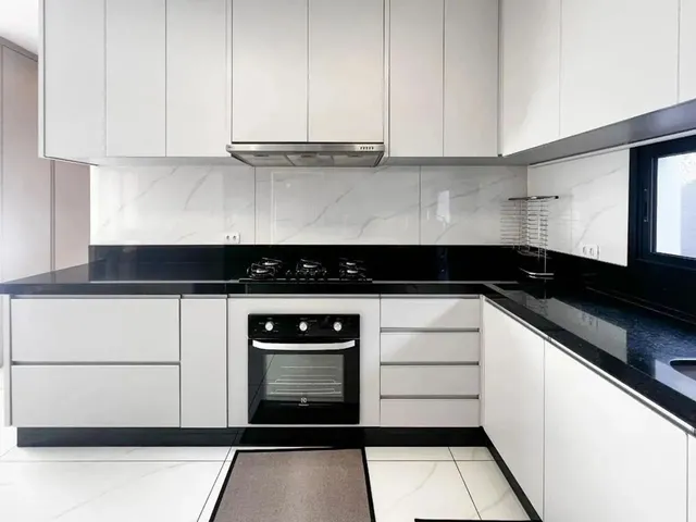 Imagem 9: Casa À Venda em Maringá, Jardim Cidade Monções, com 3 Suítes, com 254.94 M²