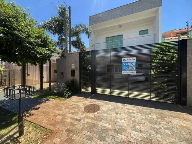 Imagem 1: Sobrado À Venda em Maringá, Zona 28, com 3 Quartos, com 193.47 M²