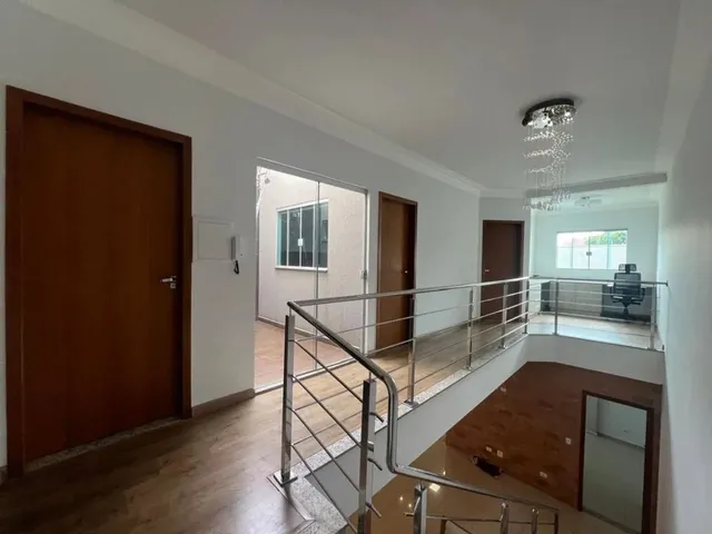 Imagem 4: Sobrado À Venda em Maringá, Zona 28, com 3 Quartos, com 193.47 M²