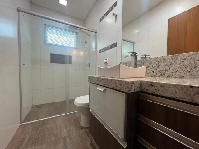 Imagem 13: Sobrado À Venda em Maringá, Zona 28, com 3 Quartos, com 193.47 M²
