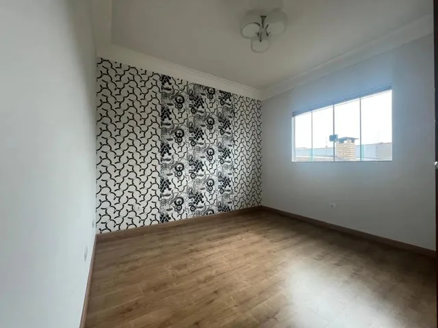 Imagem 3: Sobrado À Venda em Maringá, Zona 28, com 3 Quartos, com 193.47 M²