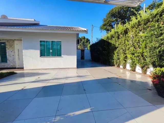 Imagem 10: Casa À Venda em Maringá, Conjunto Habitacional Lea Leal, com 3 Quartos, com 276.08 M²