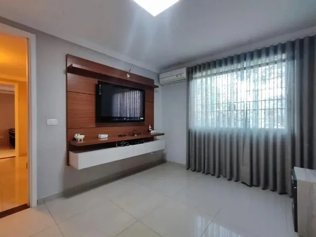 Imagem 5: Casa À Venda em Maringá, Conjunto Habitacional Lea Leal, com 3 Quartos, com 276.08 M²