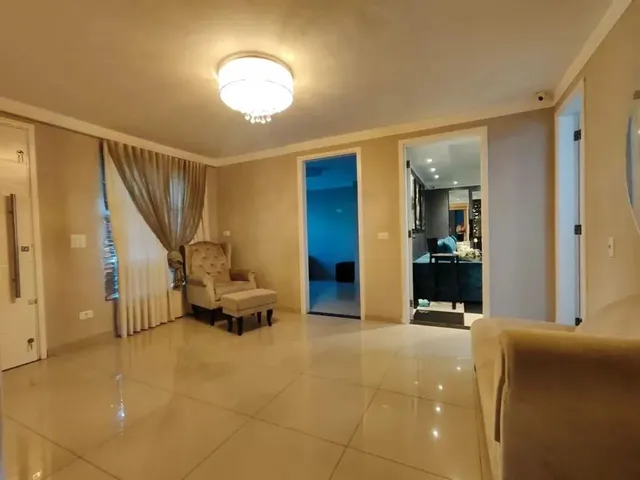 Imagem 12: Casa À Venda em Maringá, Conjunto Habitacional Lea Leal, com 3 Quartos, com 276.08 M²