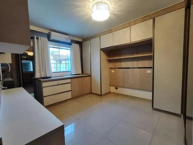 Imagem 6: Casa À Venda em Maringá, Conjunto Habitacional Lea Leal, com 3 Quartos, com 276.08 M²