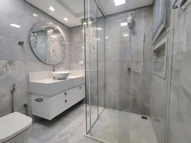 Imagem 4: Casa À Venda em Maringá, Conjunto Habitacional Lea Leal, com 3 Quartos, com 276.08 M²