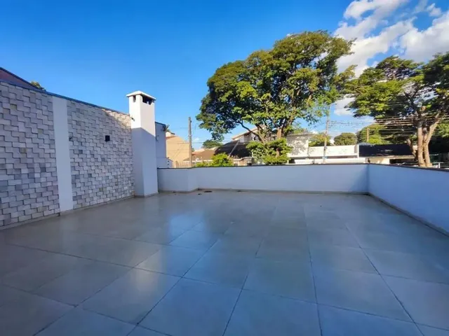 Imagem 3: Casa À Venda em Maringá, Conjunto Habitacional Lea Leal, com 3 Quartos, com 276.08 M²