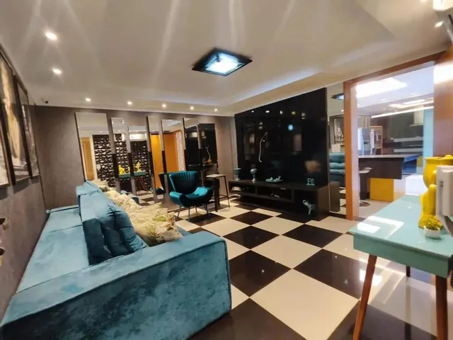 Imagem 16: Casa À Venda em Maringá, Conjunto Habitacional Lea Leal, com 3 Quartos, com 276.08 M²