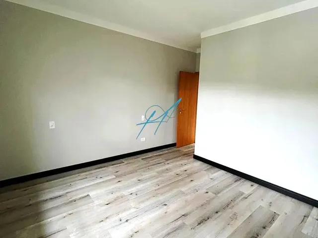 Imagem 3: Casa À Venda em Maringá, Bom Jardim, com 3 Quartos, com 140 M²