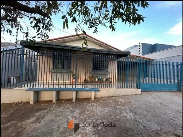 Imagem 1: Casa em Terreno Inteiro com Dependência no Fundo Parque Avenida