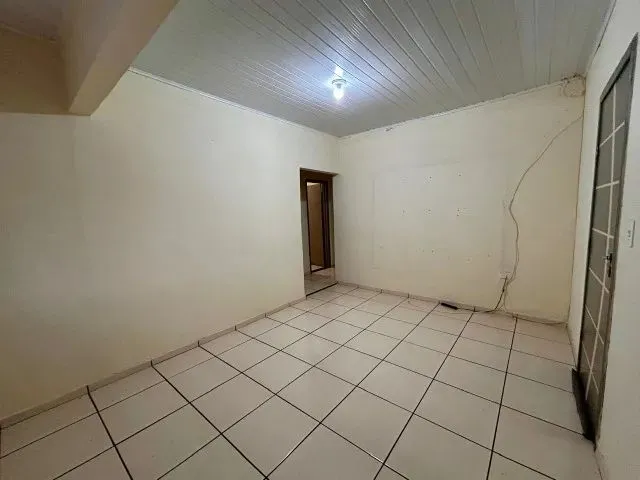 Imagem 4: Casa em Terreno Inteiro com Dependência no Fundo Parque Avenida