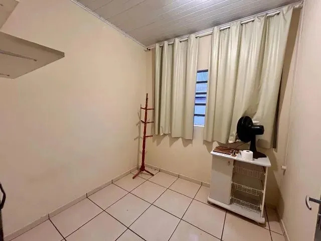 Imagem 5: Casa em Terreno Inteiro com Dependência no Fundo Parque Avenida
